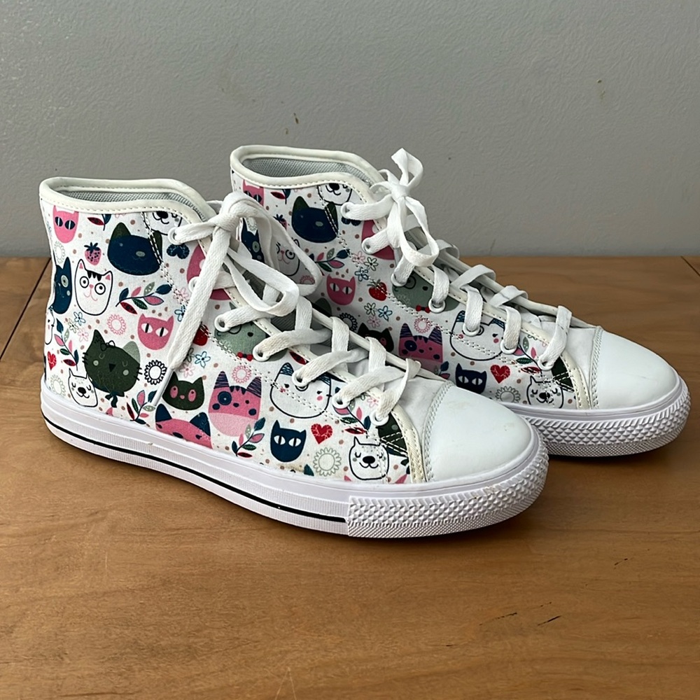 Cat Converse Style Sneakers - size 9W/40